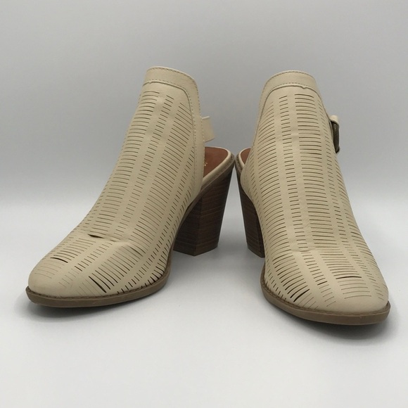 SUGAR CREAM BOOTIE HEELS SIZE 7.5 - Picture 2 of 12